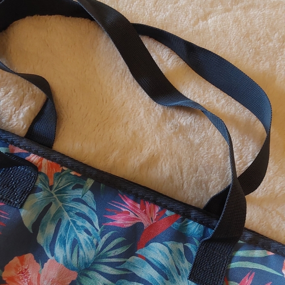 🌺 NEW Tommy Bahama Insulated Beach Bag - Picture 8 of 8